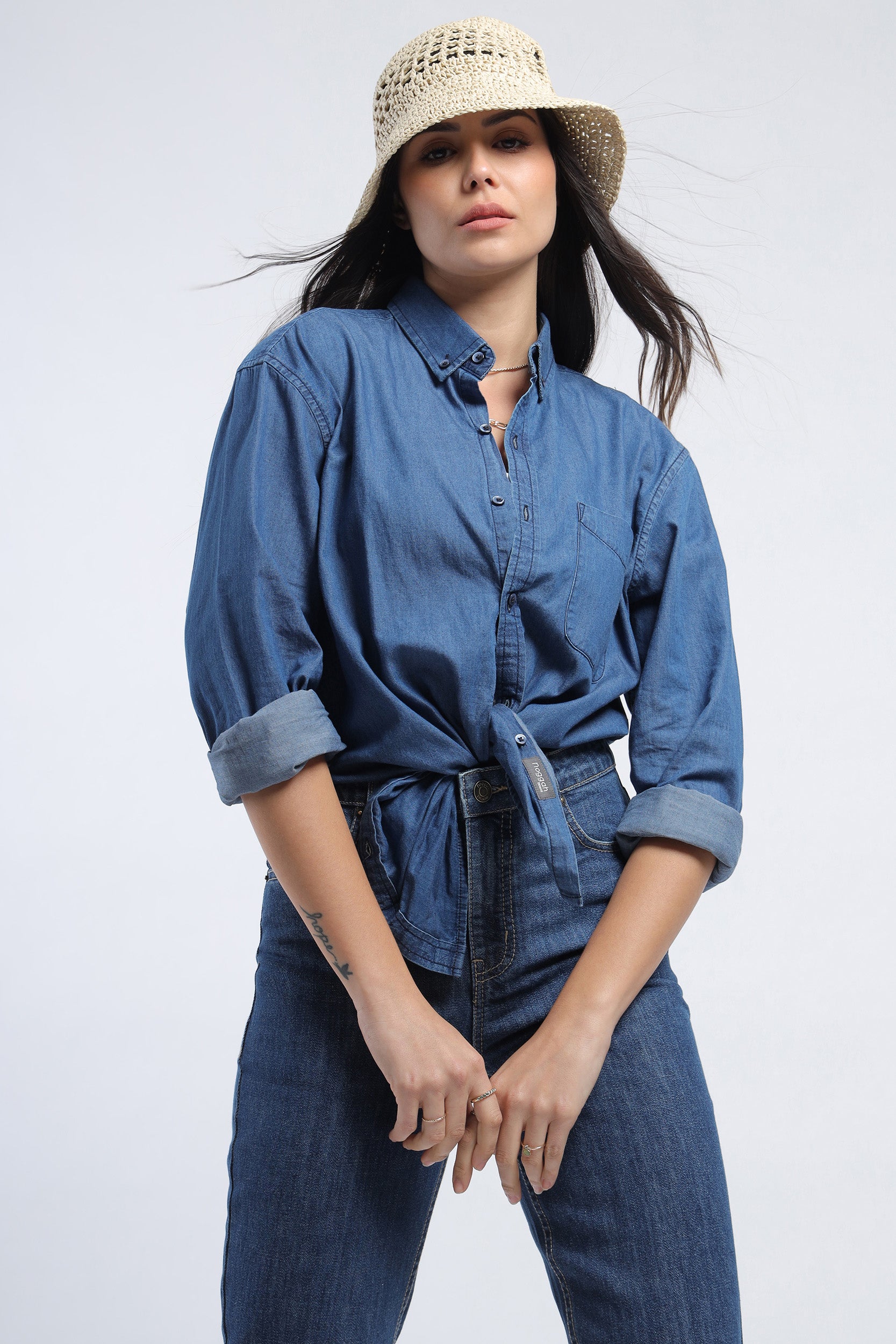 How To Wear A Denim Shirt For Every Season |30+ Looks | Ways Of Style | Shirt  outfit women, Denim shirt outfit, Light chambray shirt
